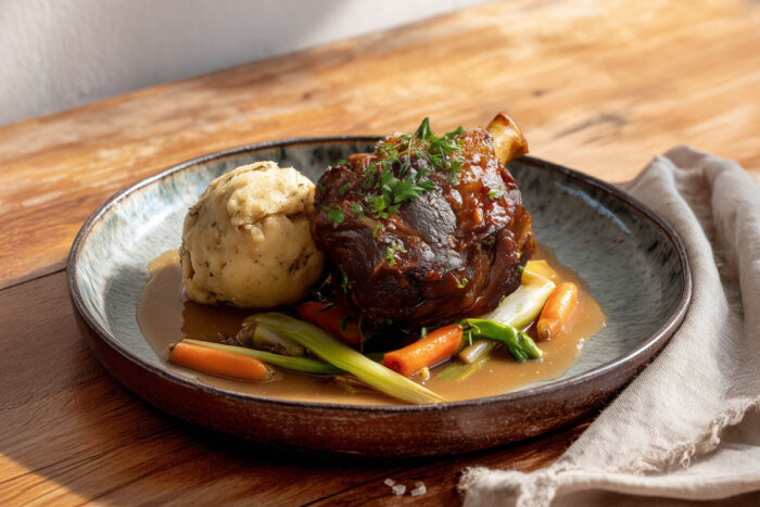 Dorfplatz 9 Rezepte Kalbshaxe